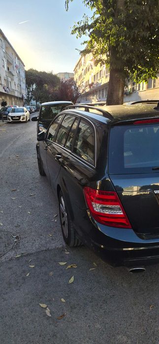 Mercedes  bez C 220