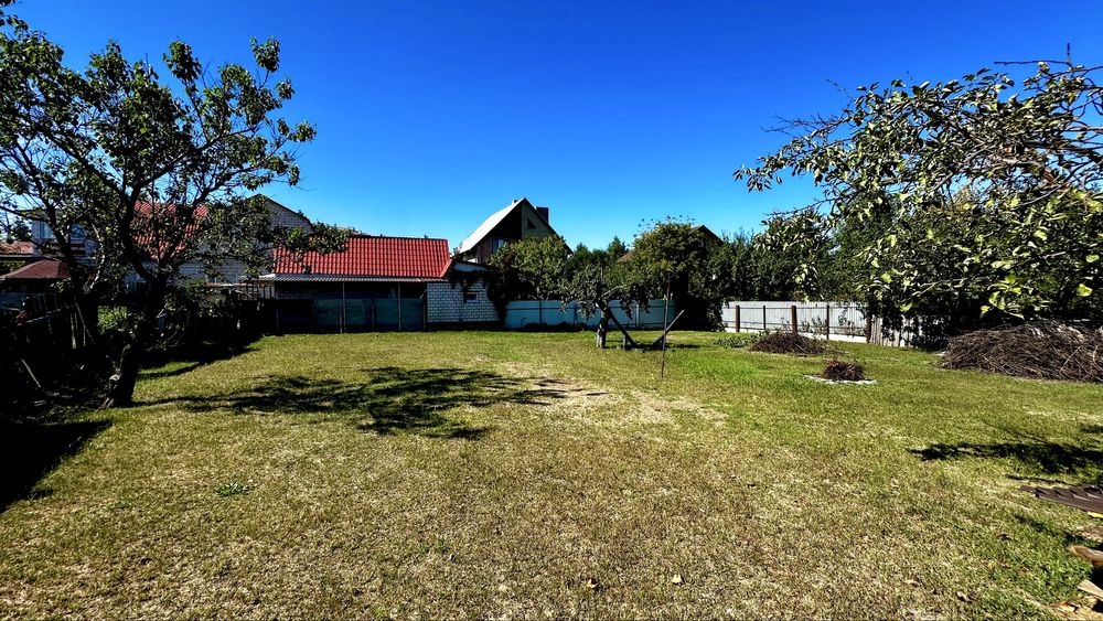 Продам будинок з ділянкою 11 соток в лісовій частині міста