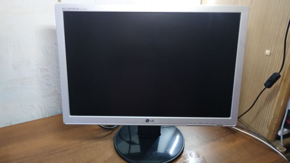 Продам монитор LG б/у