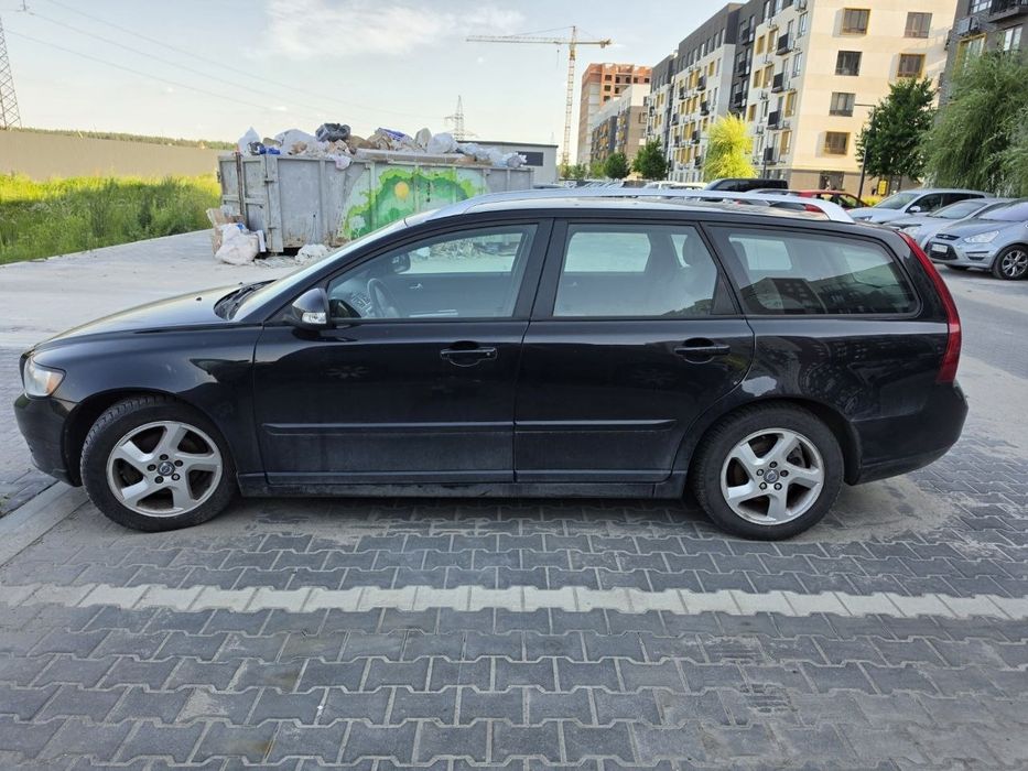 Volvo v50 2012 продам