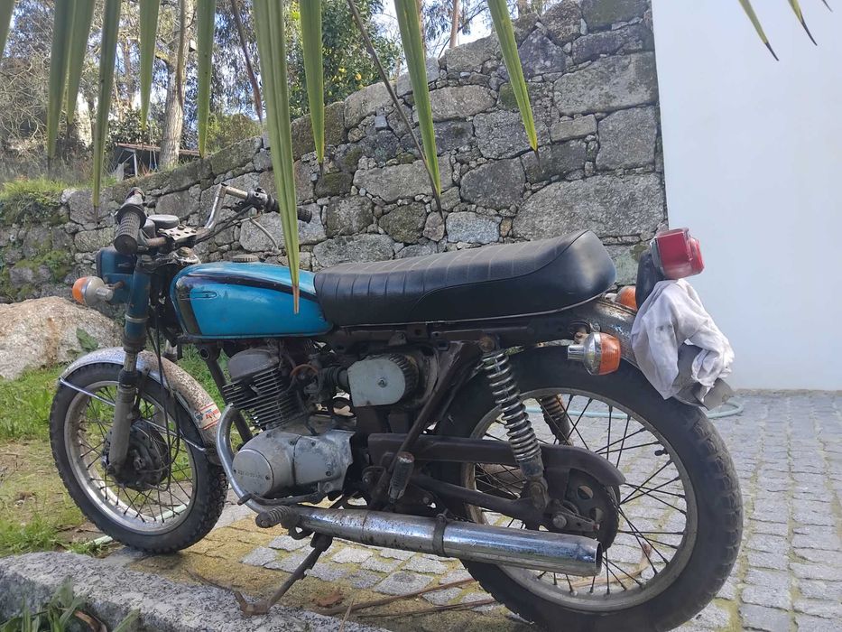 Honda 125 para reparação