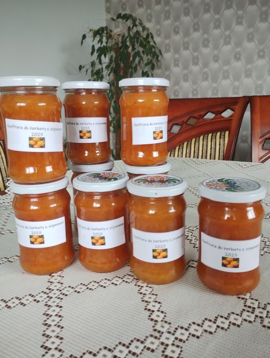 Konfitura z pigwowca japońskiego do herbaty