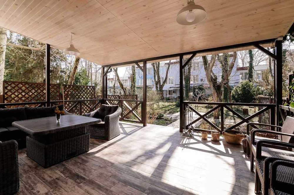 Продам коттедж   у моря ЛД