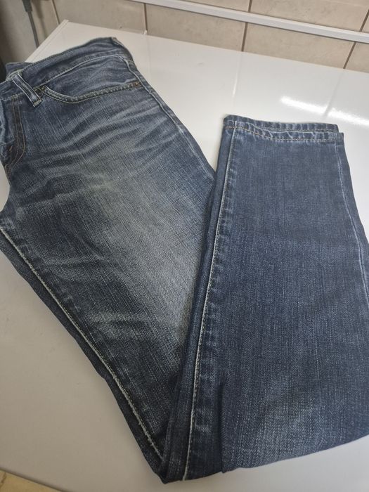 Calças jeans, 1 novas nunca usadas  da Manila Grace, N.38. 1 da Levis em muito bom estado, N. 38