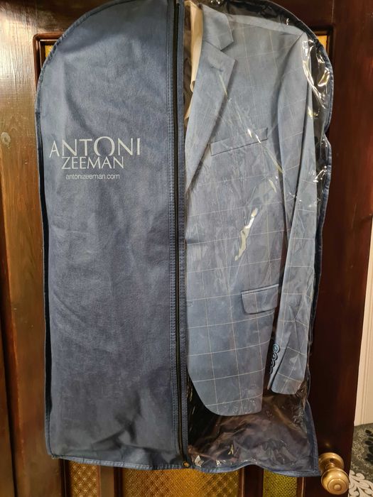 Чоловічий весільний костюм