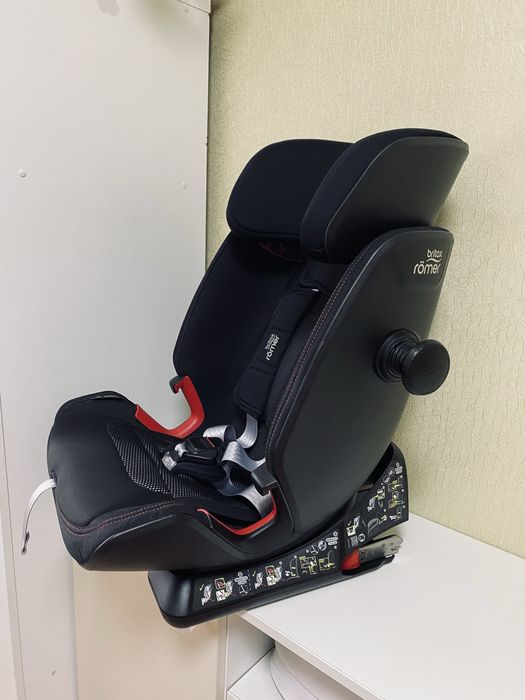 Автокресло BRITAX ROMER ADVANSAFIX IV R AIR 9 мес.-12 лет
