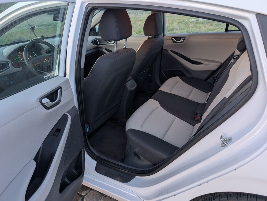 Hyundai ioniq plug in