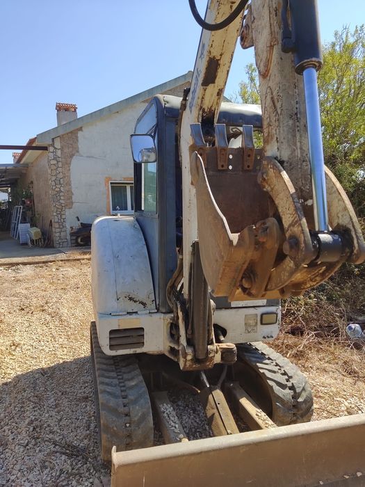 Mini giratoria Bob cat 328