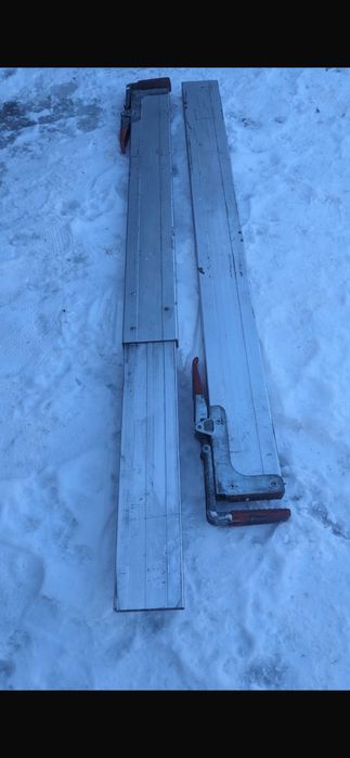 Розпірні планки фіксації вантажу