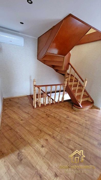 Сдам посуточно 3 этажный дом в Совиньоне, рядом с пляжем Посейдон