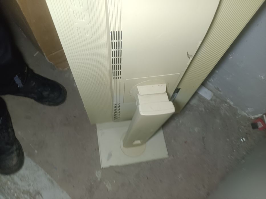 Монітор Acer работает