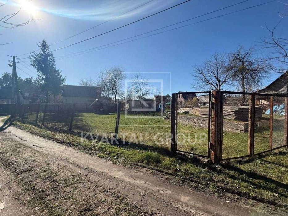 Земельну ділянку 5.7 сот. в садовому товаристві. Ідеальна локація. Поруч ліс.
