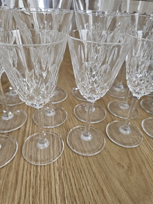 Conjunto composto por 1 garrafa e copos de cristal  D'Arques