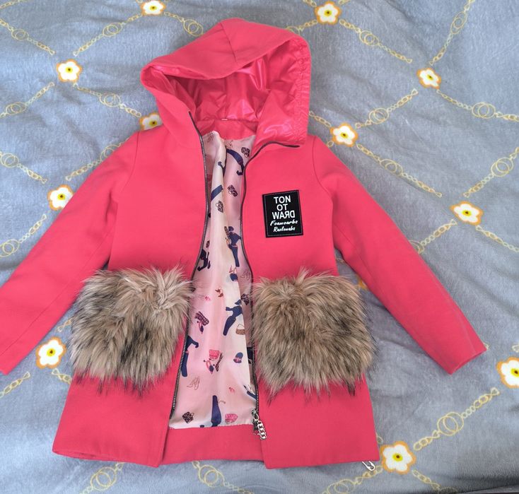 Пальто для дівчаток