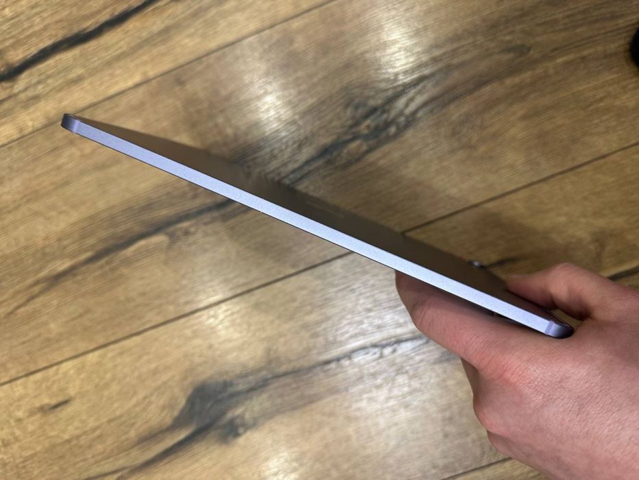 Apple Ipad Air 5 256 GB Wi-Fi + LTE (M1)