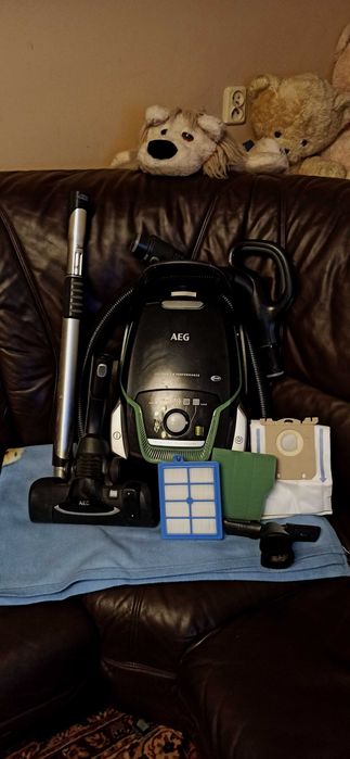 Odkurzacz AEG (Electrolux) Ultra VX9-2 OKO kpl
