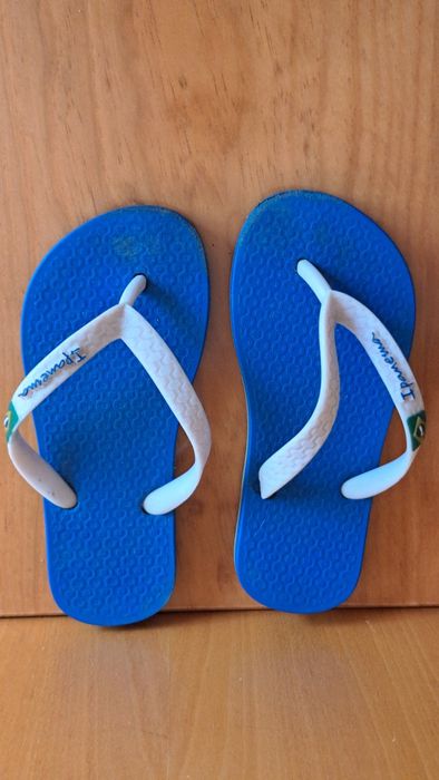 Ténis e chinelos criança