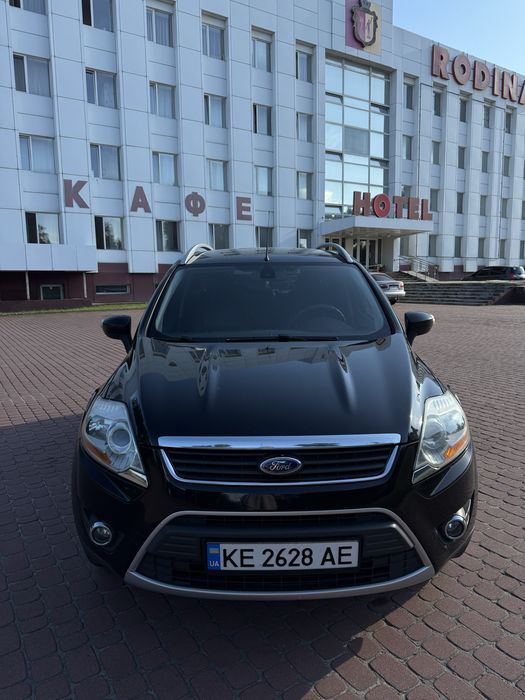 Ford Kuga 2010 року
