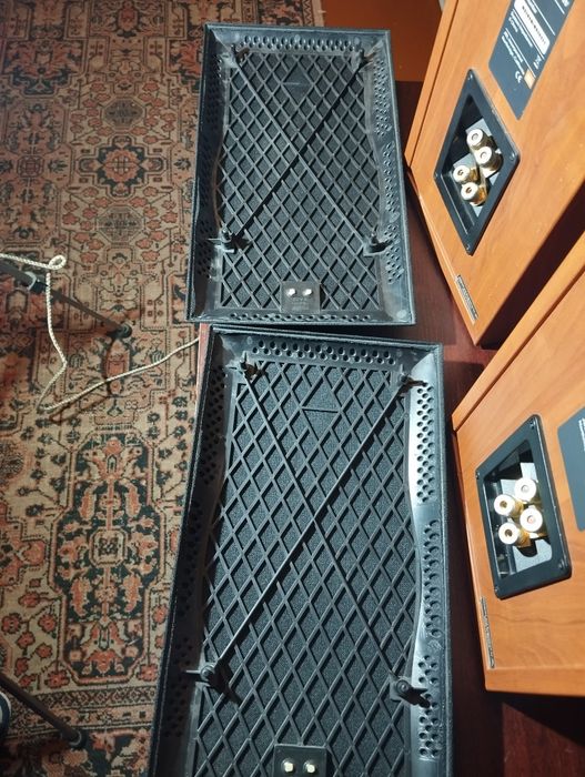 Акустика JBL E30