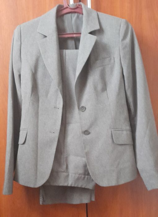 Брючний, діловий костюм фірми C&A