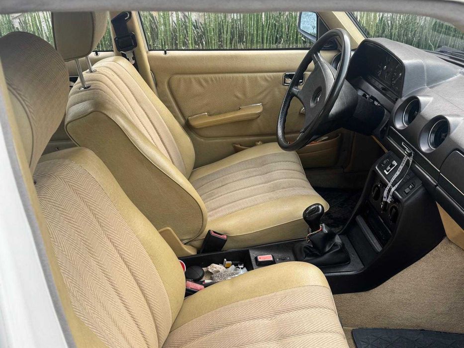 Mercedes-Benz W123