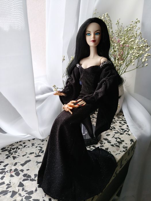 Lalka Morticia i Rączka