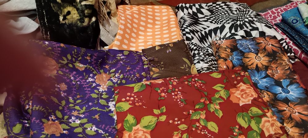 Продаются отрезы тканей