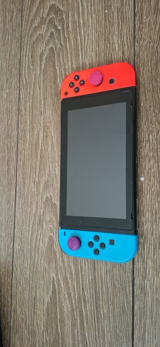 Nintendo swith 1 + pokrowiec+ładowarka+pad
