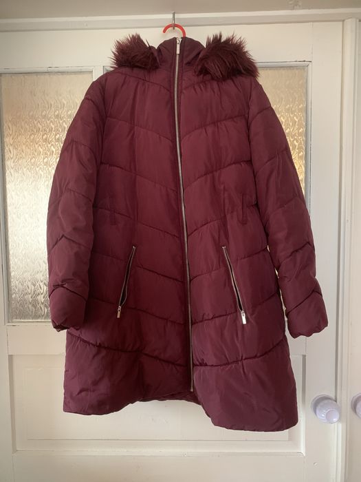 Пуховик зимовий з поясом