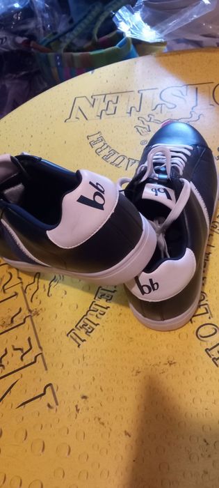 Buty sportowe męskie, nowe.