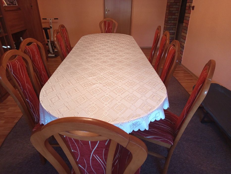 Stół z krzesłami duży