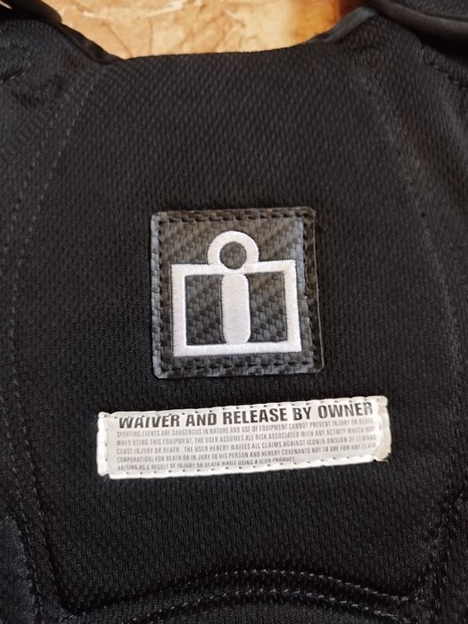 Продам  мото  жилет Icon Field Armor