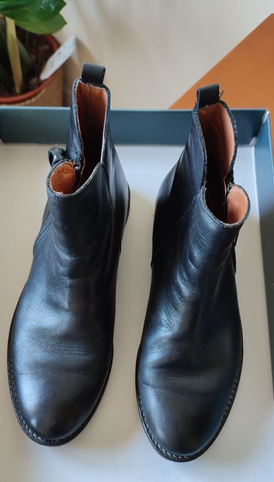 Botas em pele marca Tapadas