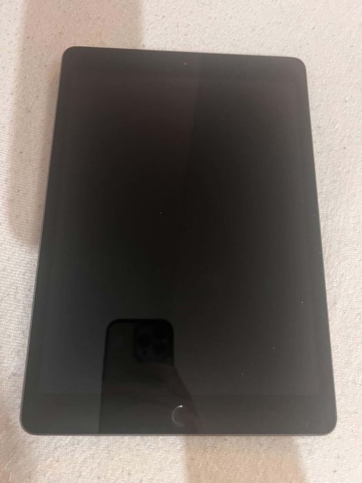 Ipad 8 generacji + klawiatura