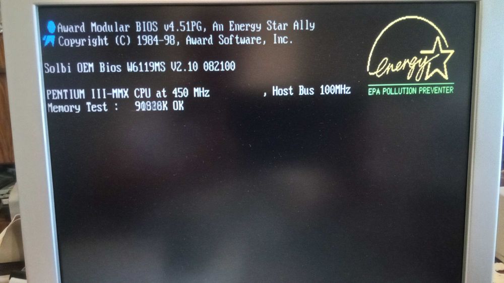 Processador Slot 1 - Intel Pentium III a 450mhz