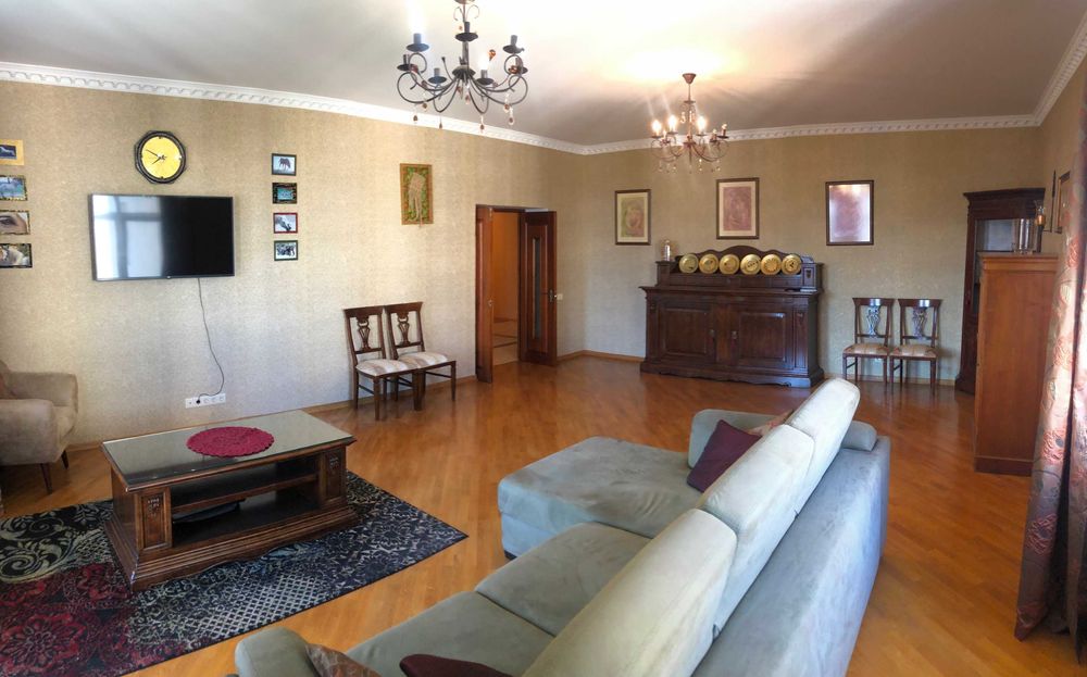 Продам дешево 120м ремонт мебель ЖК Чайка Лобановского метро 10мин