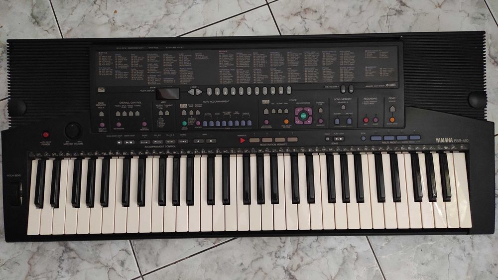 Синтезатор Yamaha PSR-410 був