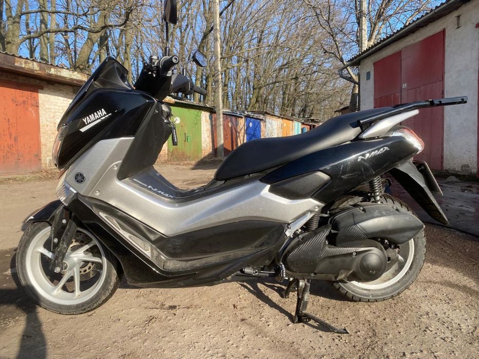 Скутер Ямаха n-max