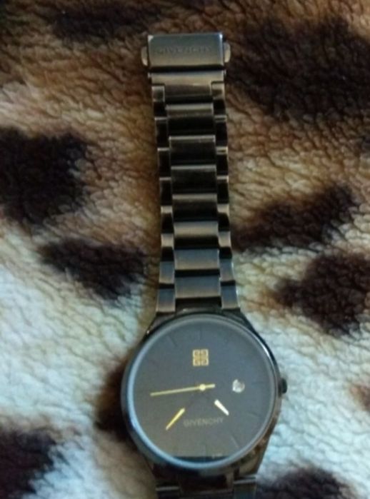 Часы наручные,продам