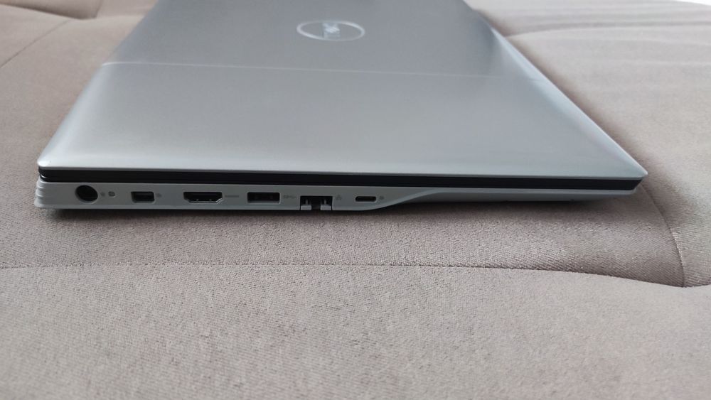 Dell G5 SE AMD Ryzen 5 4600H / 16GB / 256GB/ RX 5600m 6GB