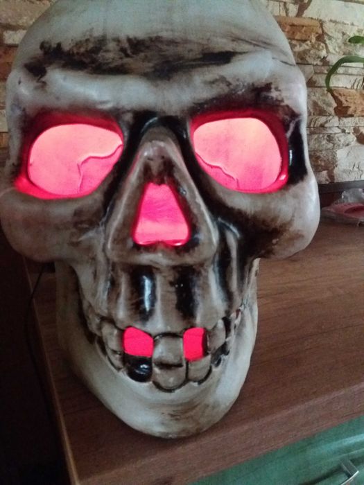 Lampa czaszka świecąca Halloween dekoracja