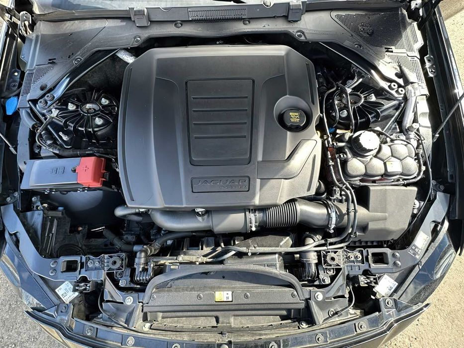 Jaguar XE 25t      2018