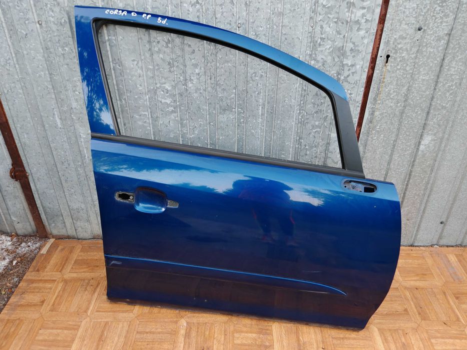 Opel Corsa D Drzwi prawy przód 5D Z21B