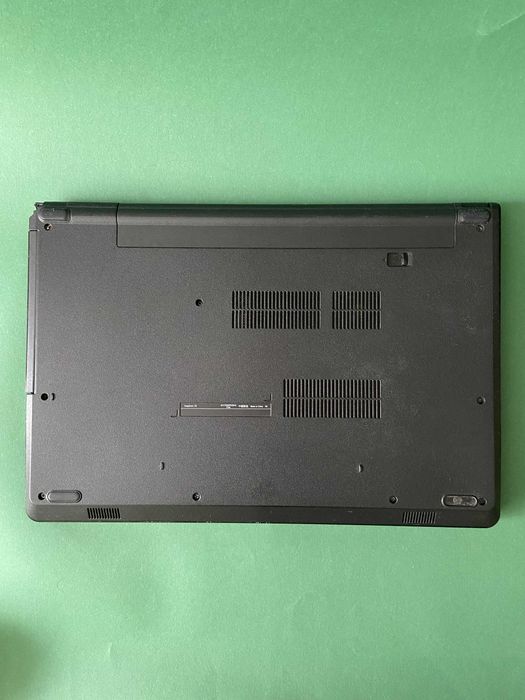Dell Inspiron 15 | i5-8250U | AMD Radeon 520 4GB | 240GB SSD | 8GB DDR4