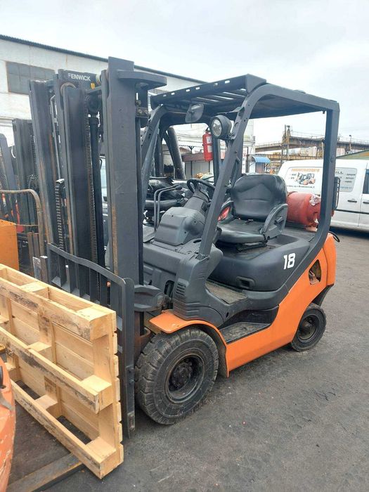 Навантажувач вилковий кара Komatsu FG15 газ 1.5т.