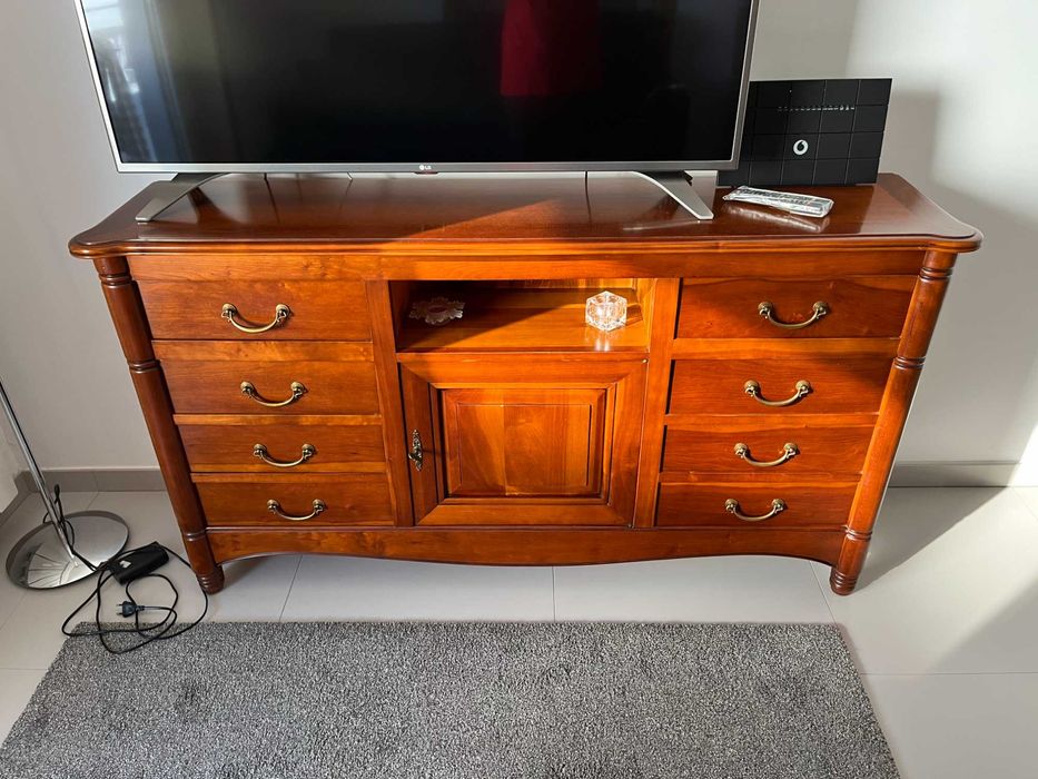 Móveis para sala de jantar em Cerejeira