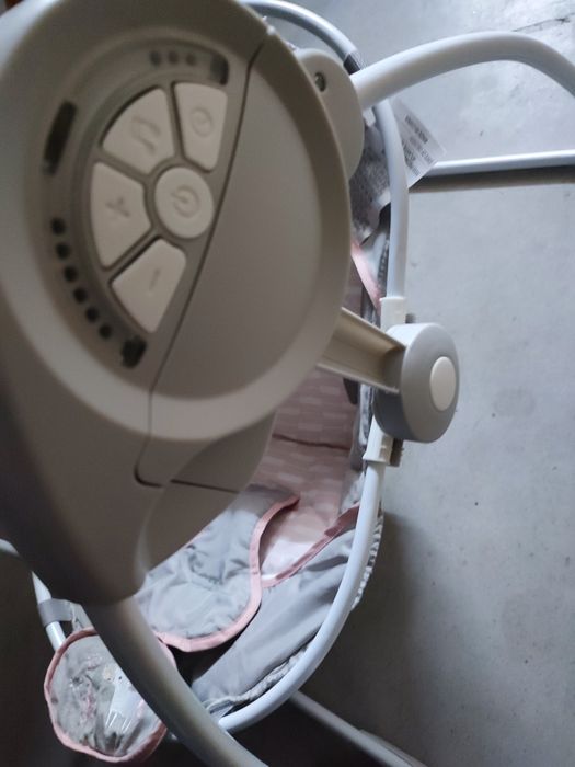 Cadeira de baloicar bebe sozinha