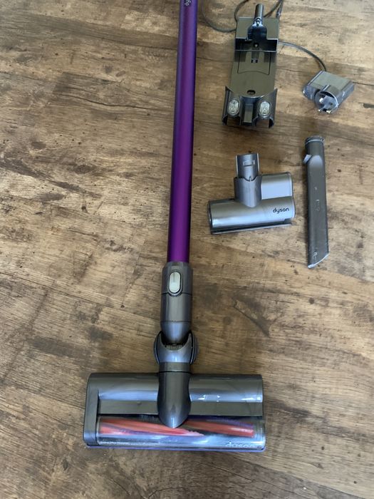 Аккумуляторный пылесос Dyson v6 total clean