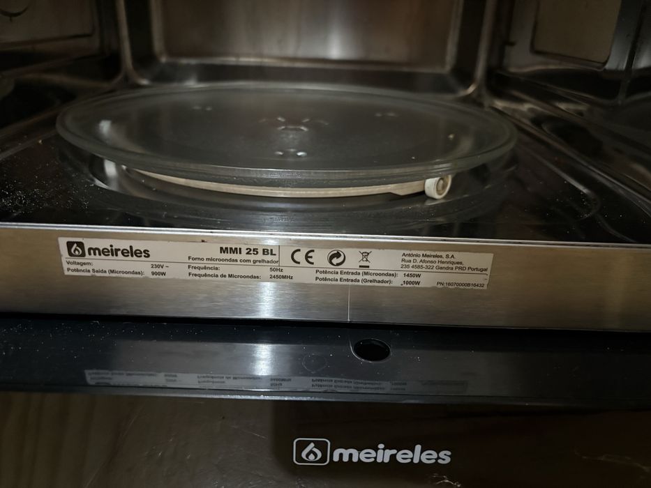 Microondas de encastrar Meireles preto usado