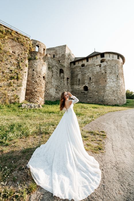 Продаю весільну сукню Katy Corso